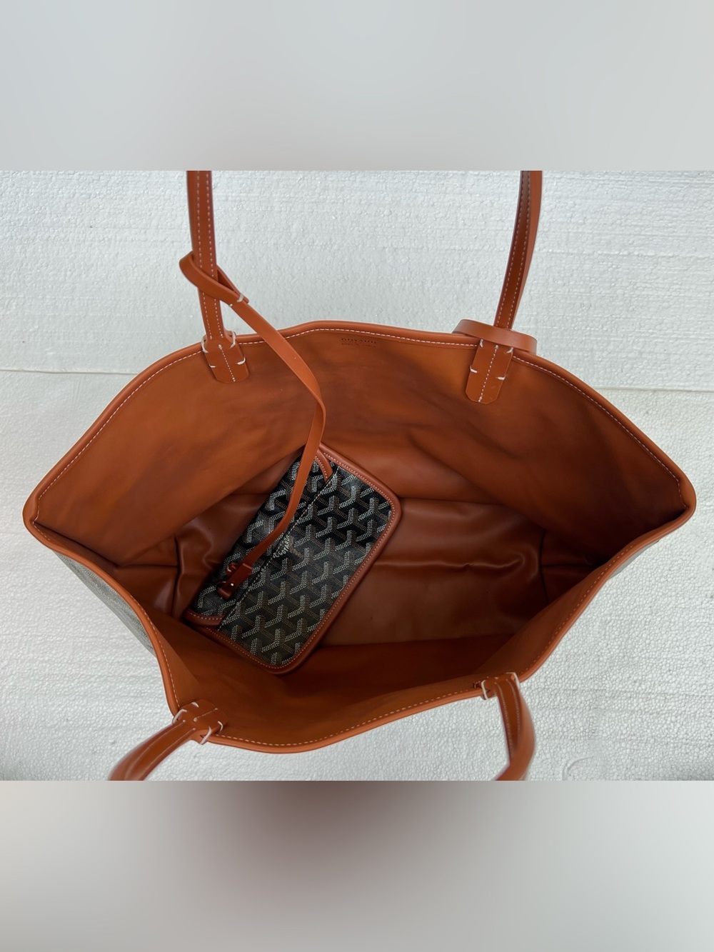 Goyard Tote Bag with Matching Pouch - Picture 11 of 16